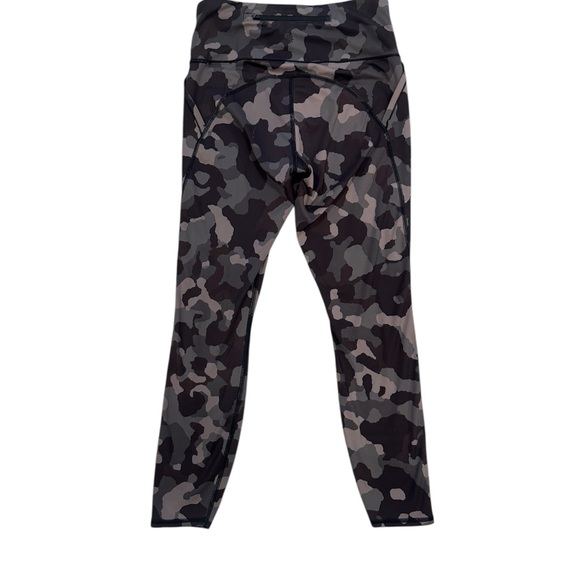 Athleta Women's Black and Gray Camouflage Stash Pocket 7/8 Leggings Size Small - Picture 5 of 5